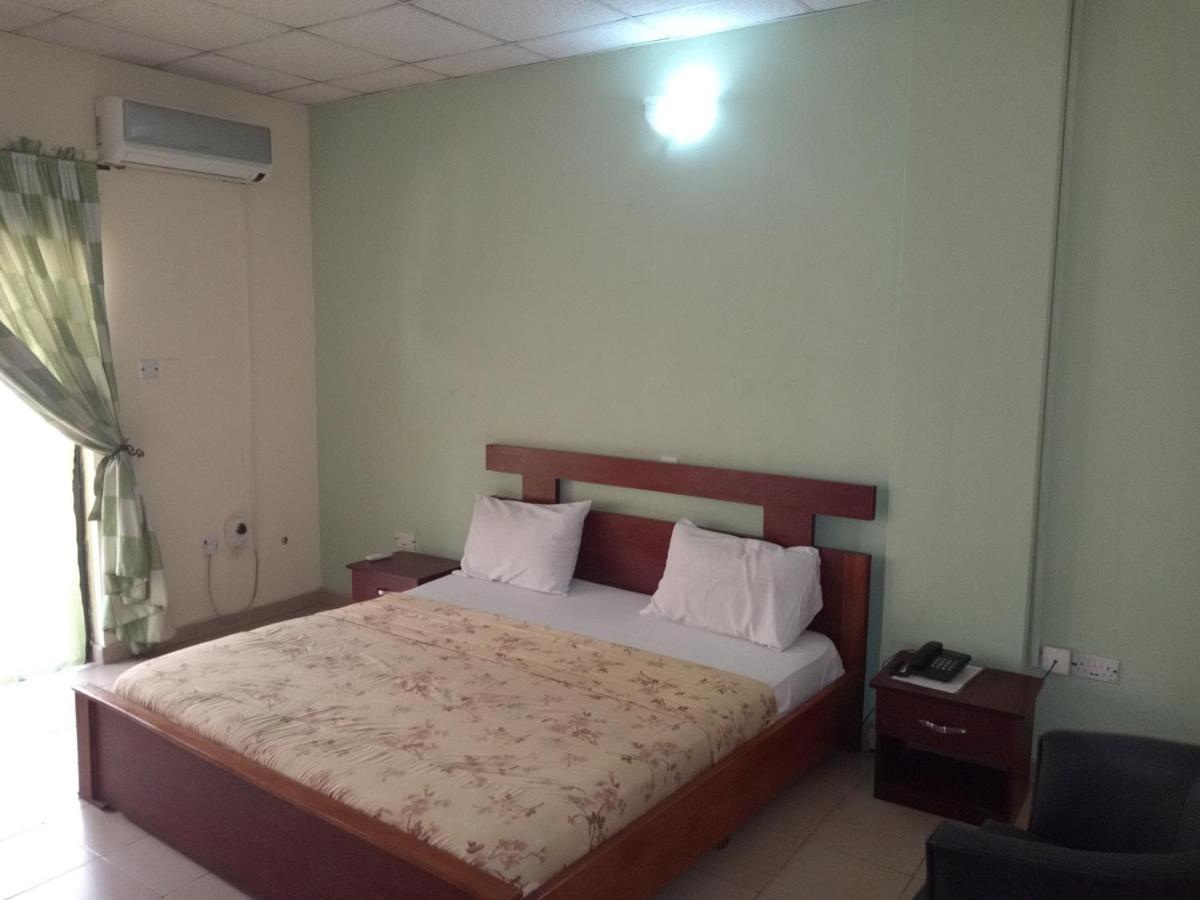 Weaver'S Hotel Абуджа Экстерьер фото